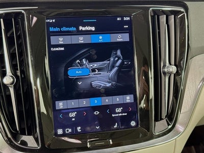 2024 Volvo S60 Recharge Plug-In Hybrid Plus Dark Theme