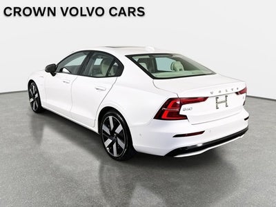2024 Volvo S60 Recharge Plug-In Hybrid Plus Dark Theme