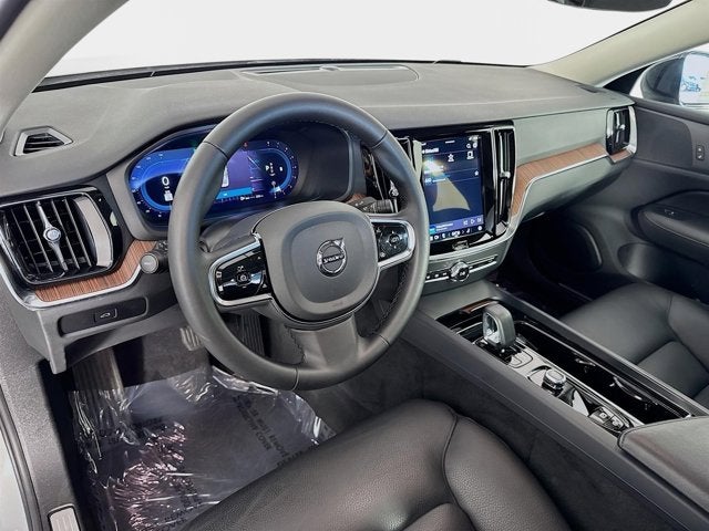 2025 Volvo S60 Plus
