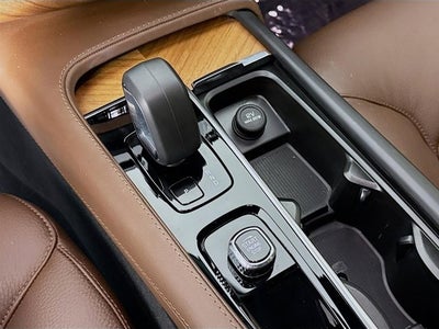 2024 Volvo XC90 Plus Bright Theme