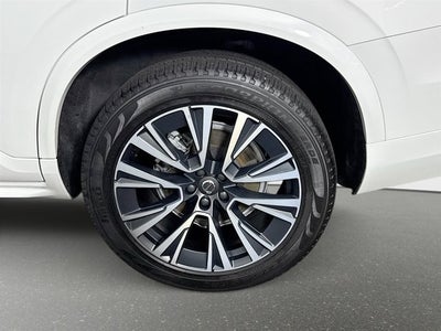 2022 Volvo XC90 Momentum