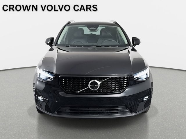 2023 Volvo XC40 Ultimate Dark Theme