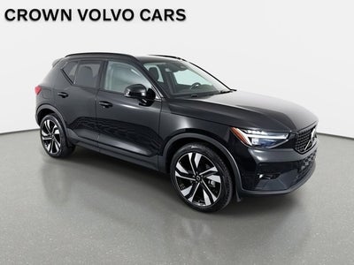 2023 Volvo XC40 Ultimate Dark Theme