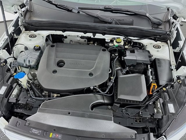 2023 Volvo XC40 Plus Bright Theme