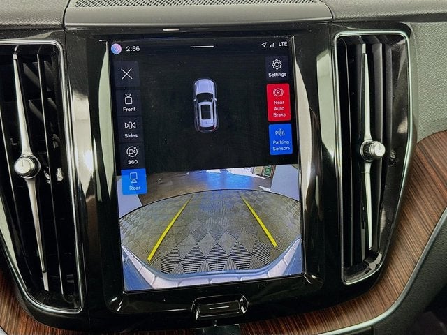 2023 Volvo XC60 Plus Dark Theme