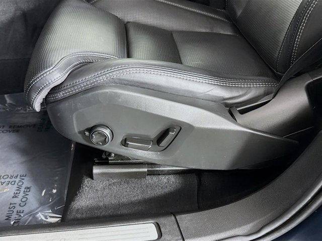 2023 Volvo XC60 Ultimate Dark Theme