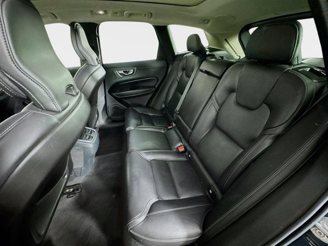 2023 Volvo XC60 Ultimate Dark Theme