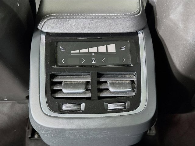 2023 Volvo XC60 Ultimate Dark Theme