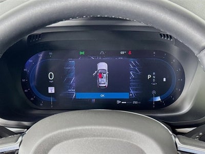 2024 Volvo XC60 Plus Dark Theme