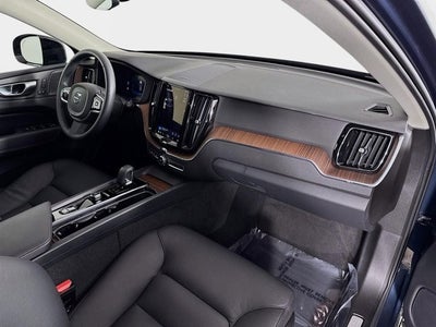 2024 Volvo XC60 Plus Dark Theme