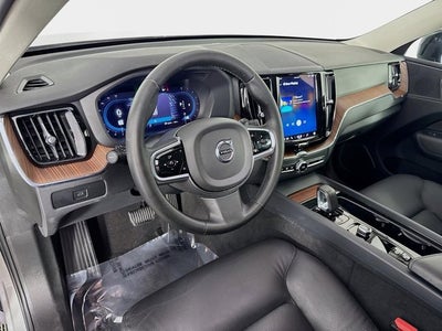 2024 Volvo XC60 Plus Dark Theme