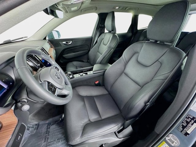 2023 Volvo XC60 Plus Bright Theme