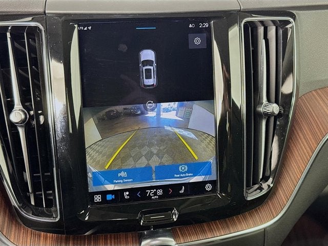 2023 Volvo XC60 Plus Bright Theme