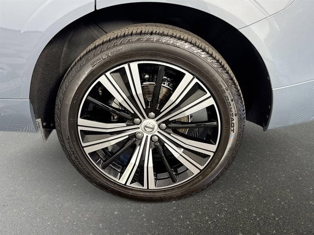 2023 Volvo XC60 Plus Bright Theme