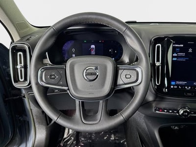 2023 Volvo XC40 Plus Bright Theme