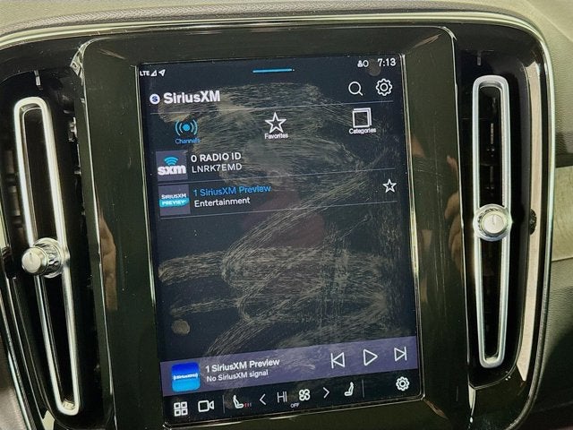 2023 Volvo XC40 Plus Bright Theme