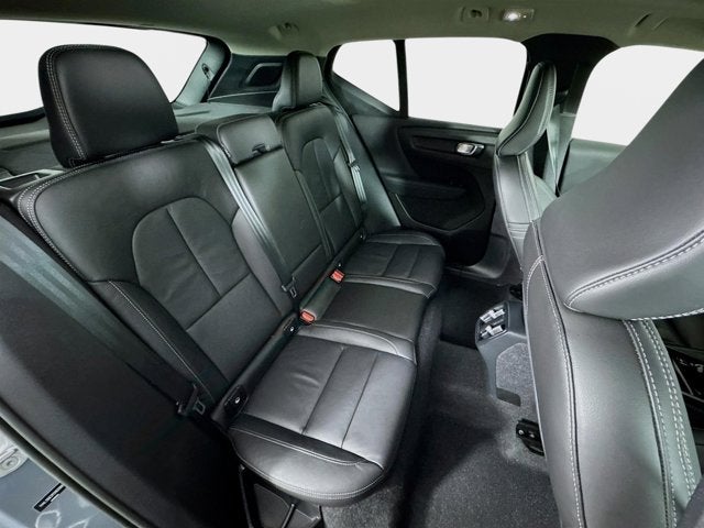 2023 Volvo XC40 Plus Bright Theme