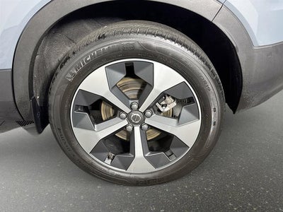 2023 Volvo XC40 Plus Bright Theme