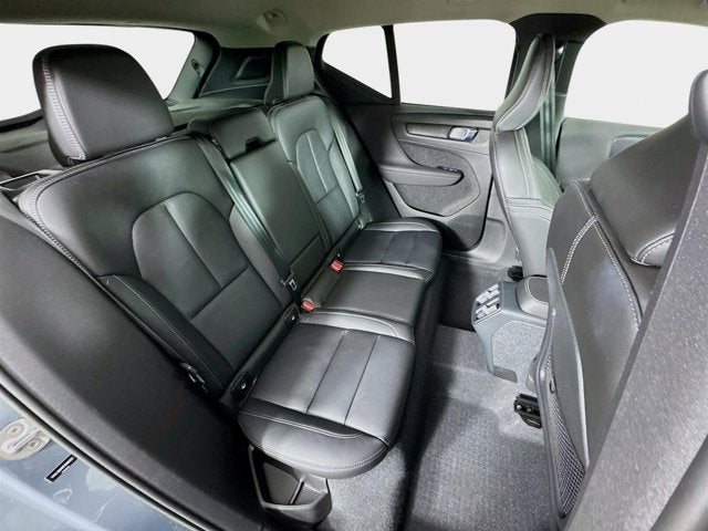 2023 Volvo XC40 Core