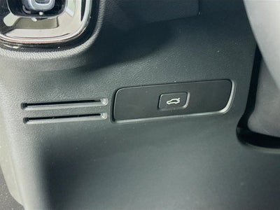 2023 Volvo XC40 Plus Dark Theme