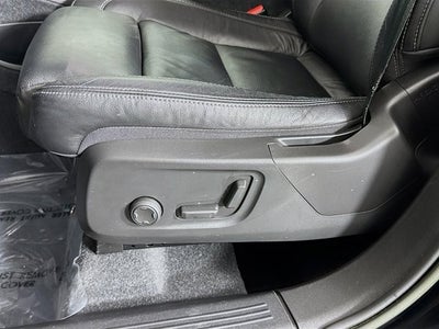 2023 Volvo XC40 Ultimate Dark Theme