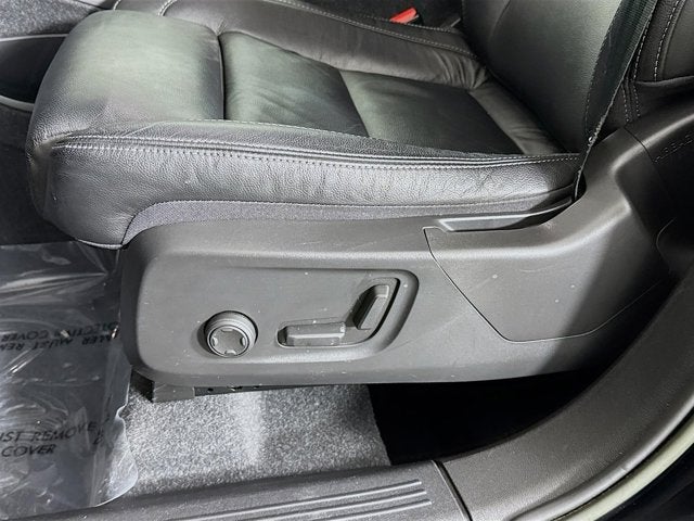 2023 Volvo XC40 Ultimate Dark Theme