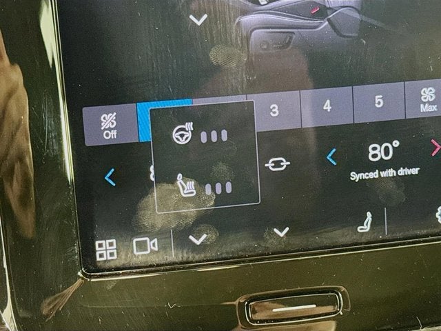 2023 Volvo XC40 Ultimate Dark Theme