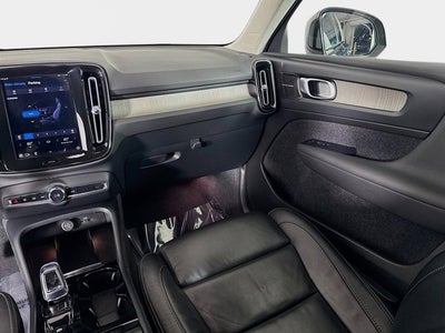 2023 Volvo XC40 Ultimate Dark Theme