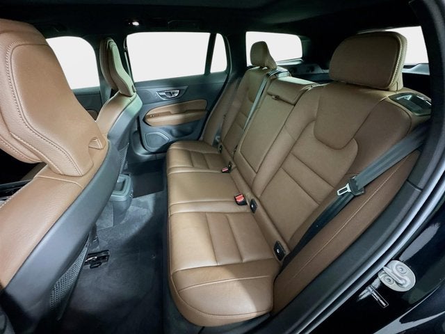 2025 Volvo V60 Cross Country Plus