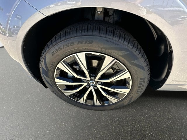 2025 Volvo XC60 Core