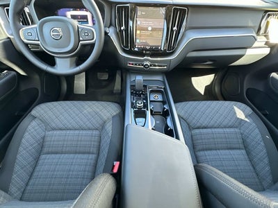 2025 Volvo XC60 Core