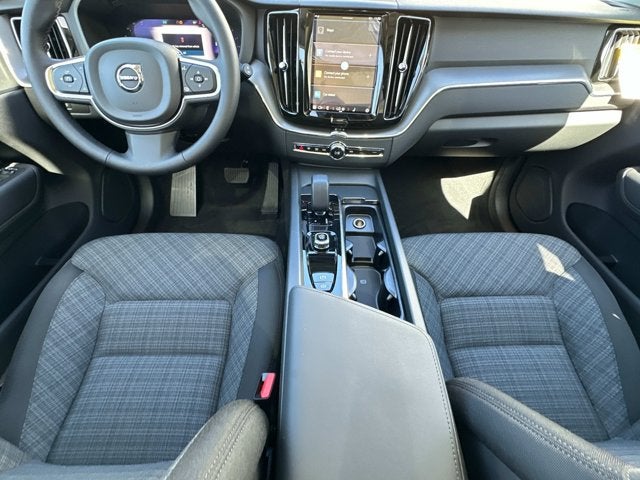 2025 Volvo XC60 Core