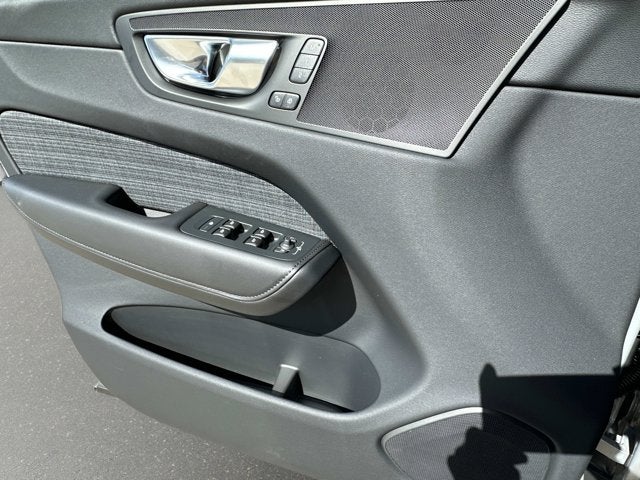 2025 Volvo XC60 Core