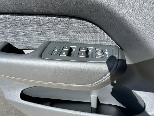 2025 Volvo XC60 Core