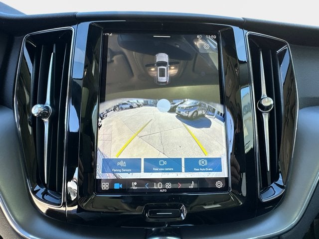 2025 Volvo XC60 Core