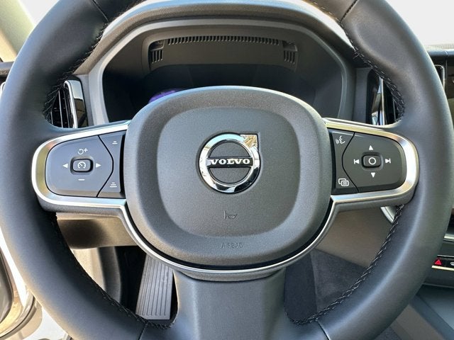 2025 Volvo XC60 Core