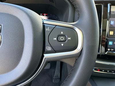 2025 Volvo XC60 Core