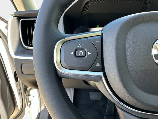 2025 Volvo XC60 Core