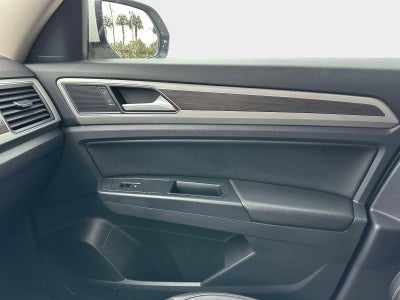 2019 Volkswagen Atlas 3.6L V6 SE w/Technology R-Line