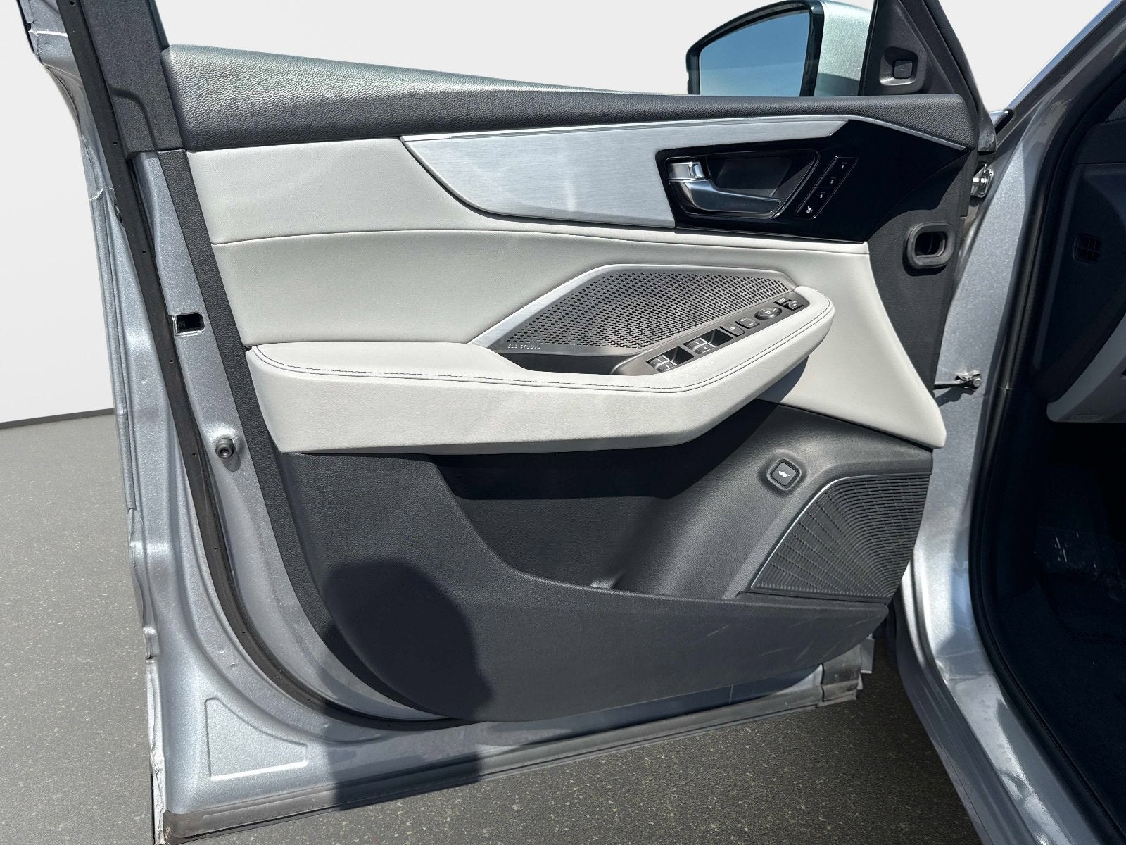 2023 Acura MDX w/Technology Package