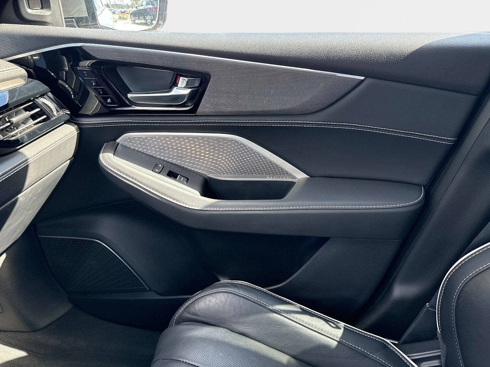 2023 Acura MDX w/Advance Package