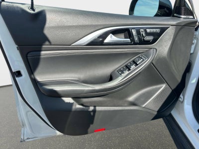 2017 INFINITI QX30 Premium